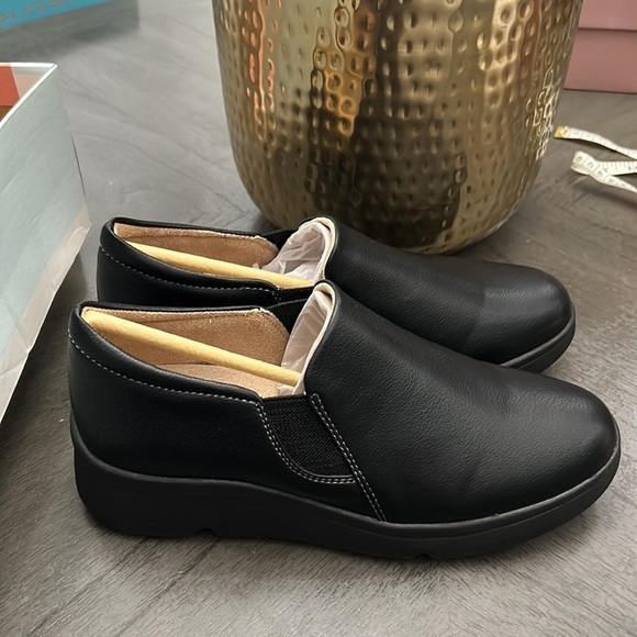 SOUL Naturalizer Lyrie Women's Slip On Shoes (Wide) - Picture 4 of 10